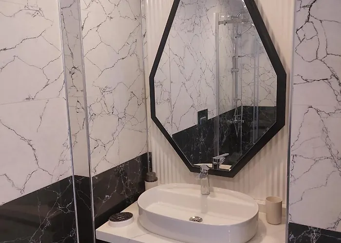 מלון Casa Hills 5*